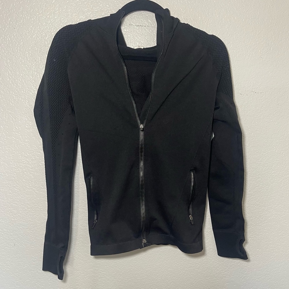 FABLETICS | Perforated Long Sleeve Stretchy Athletic Jacket Thumbholes Size SM